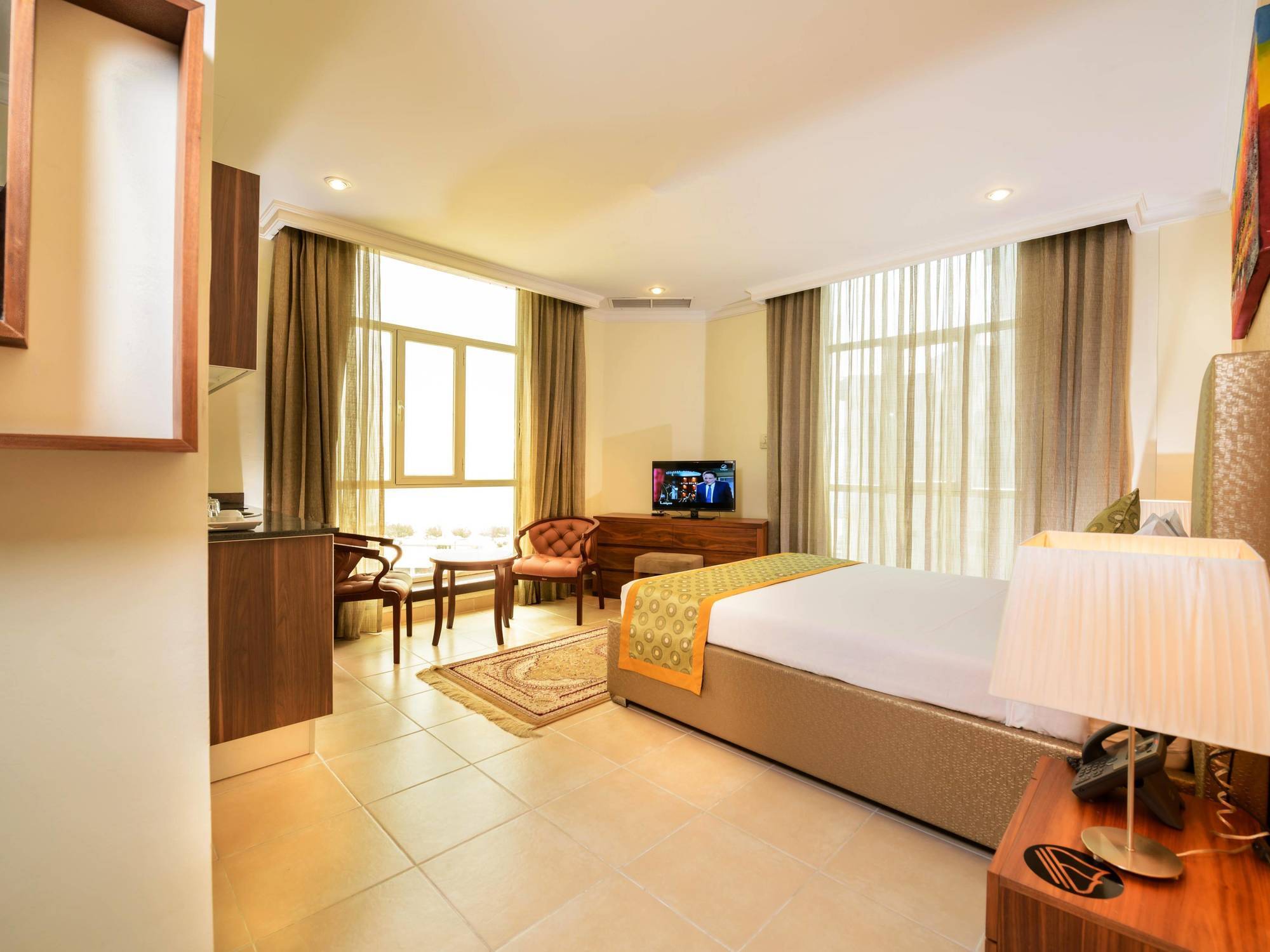 Bravo Royal Hotel Suites Кувейт Екстериор снимка