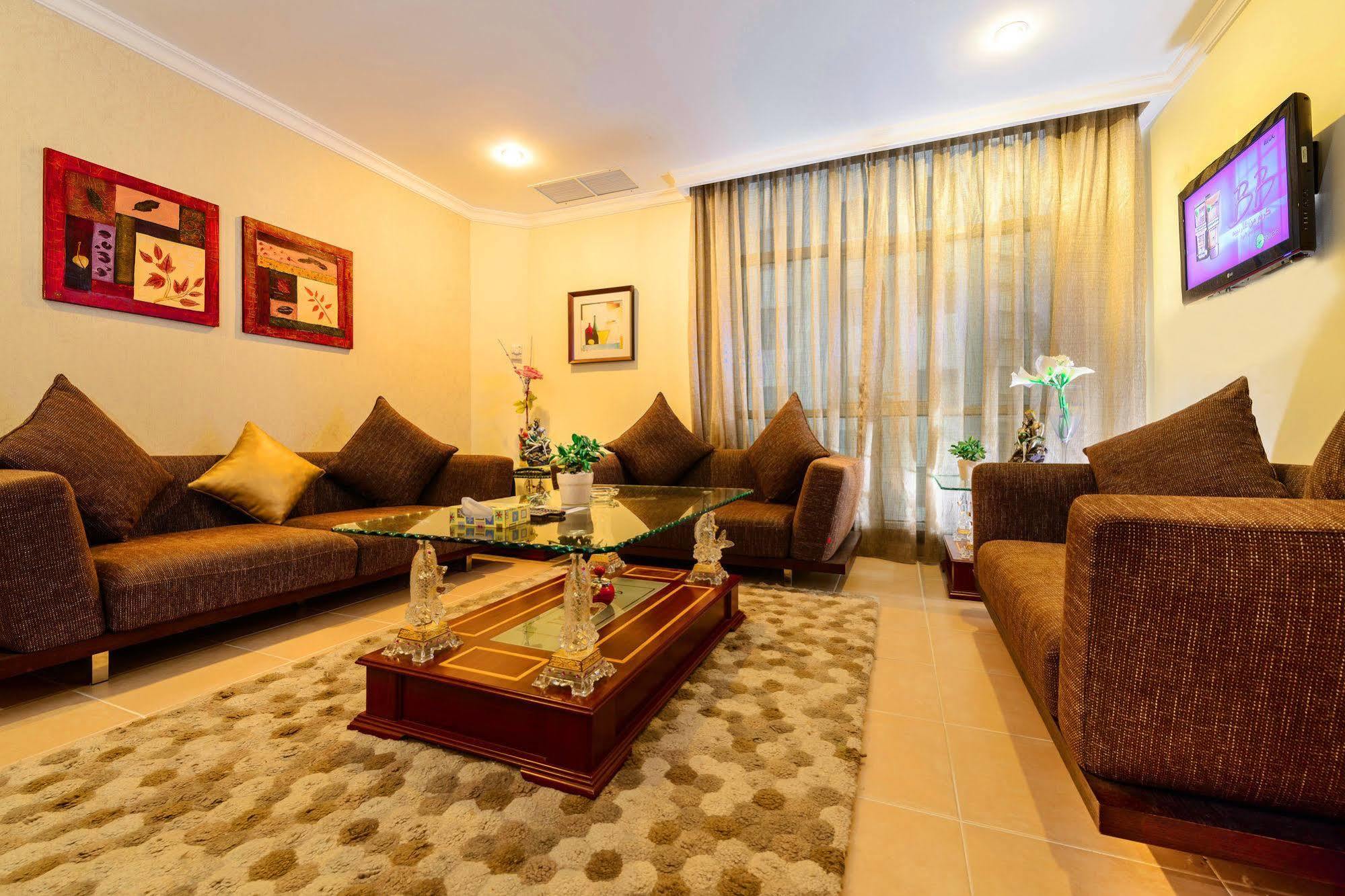 Bravo Royal Hotel Suites Кувейт Екстериор снимка